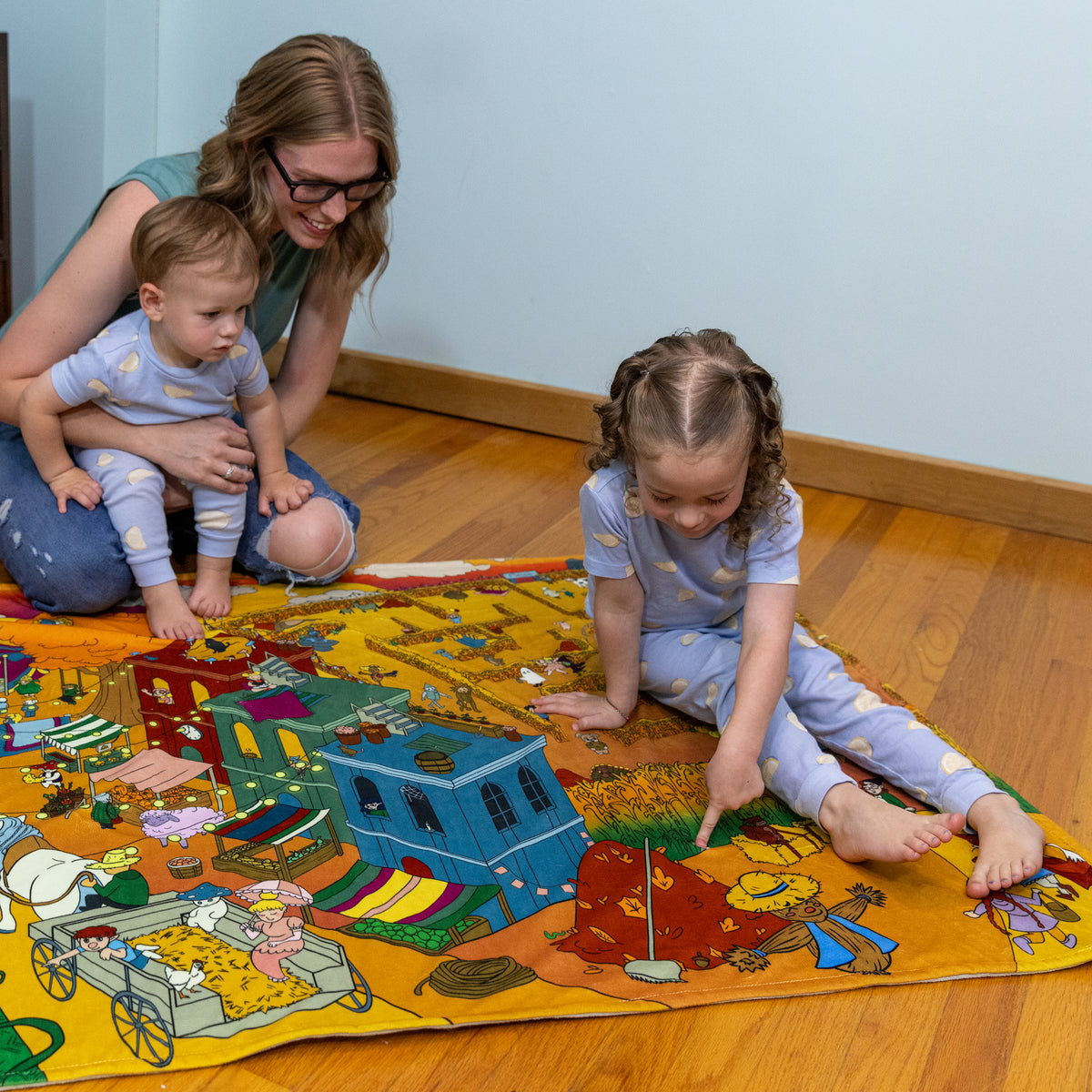 Pipp & Spalding Seek-and-Find Autumn in the Woodlands Interactive Blanket