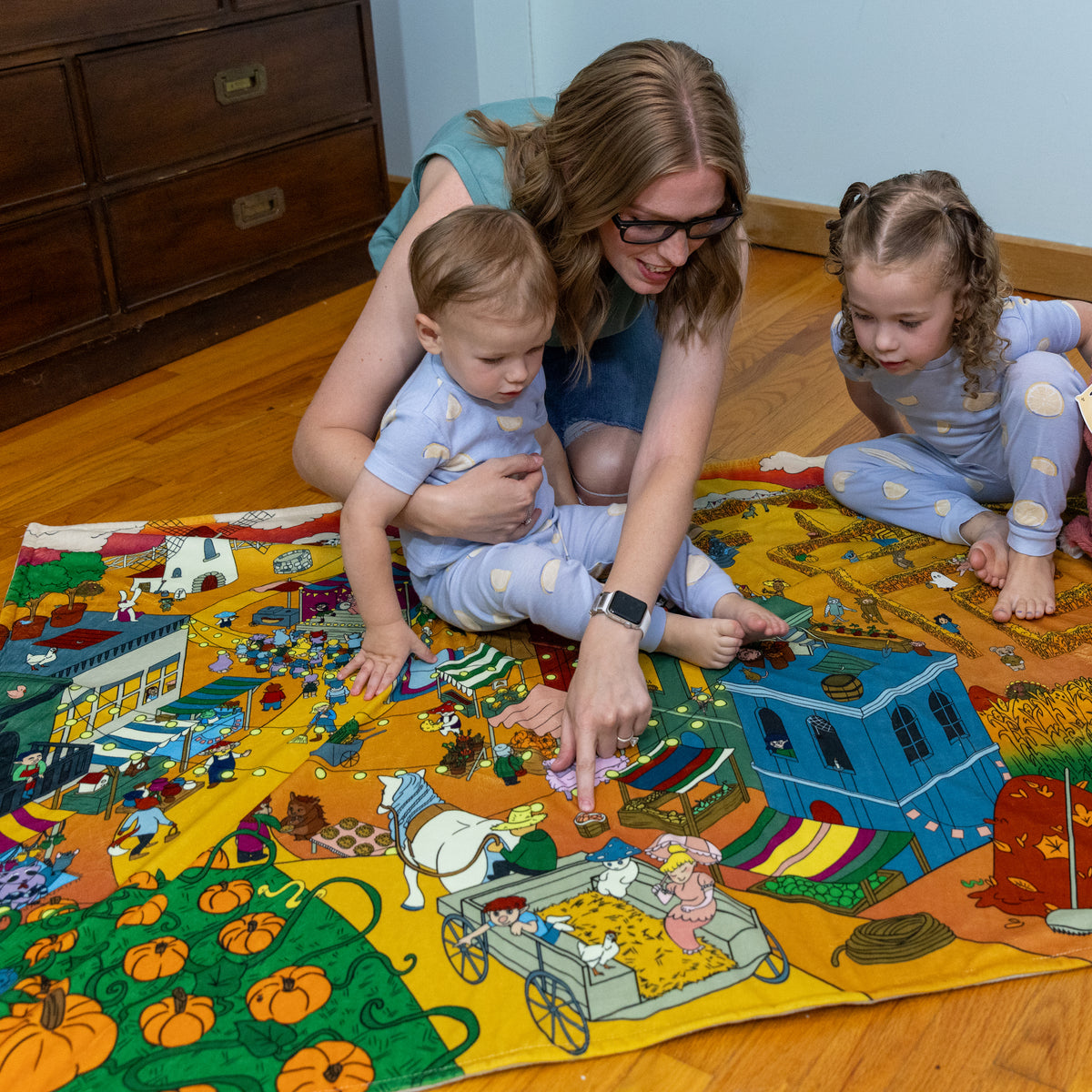 Pipp & Spalding Seek-and-Find Autumn in the Woodlands Interactive Blanket
