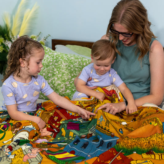 Pipp & Spalding Seek-and-Find Autumn in the Woodlands Interactive Blanket